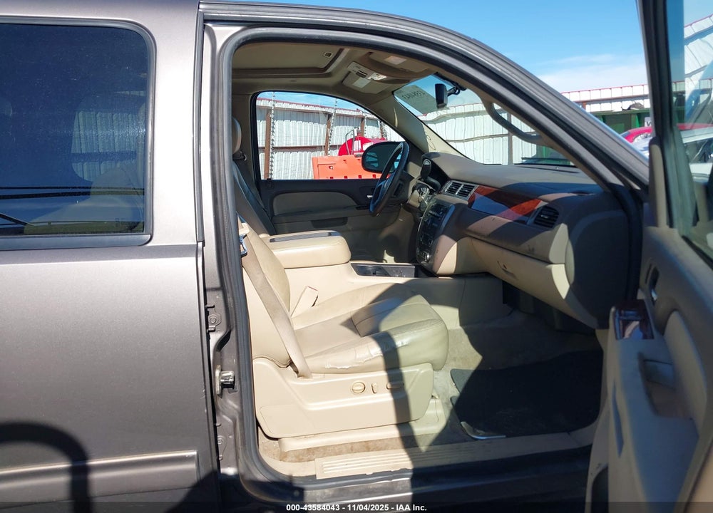 2011 GMC YUKON SLT VIN: 1GKS2CE04BR220774