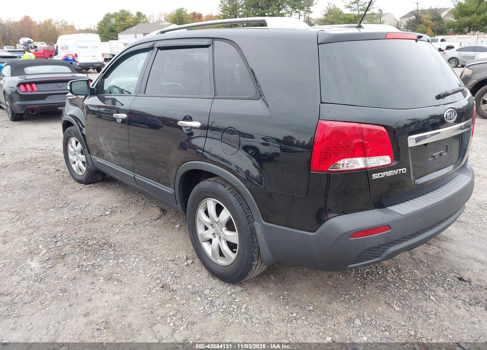 2013 KIA SORENTO LX VIN: 5XYKT3A61DG343758
