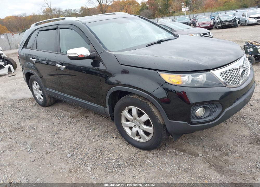 2013 KIA SORENTO LX VIN: 5XYKT3A61DG343758