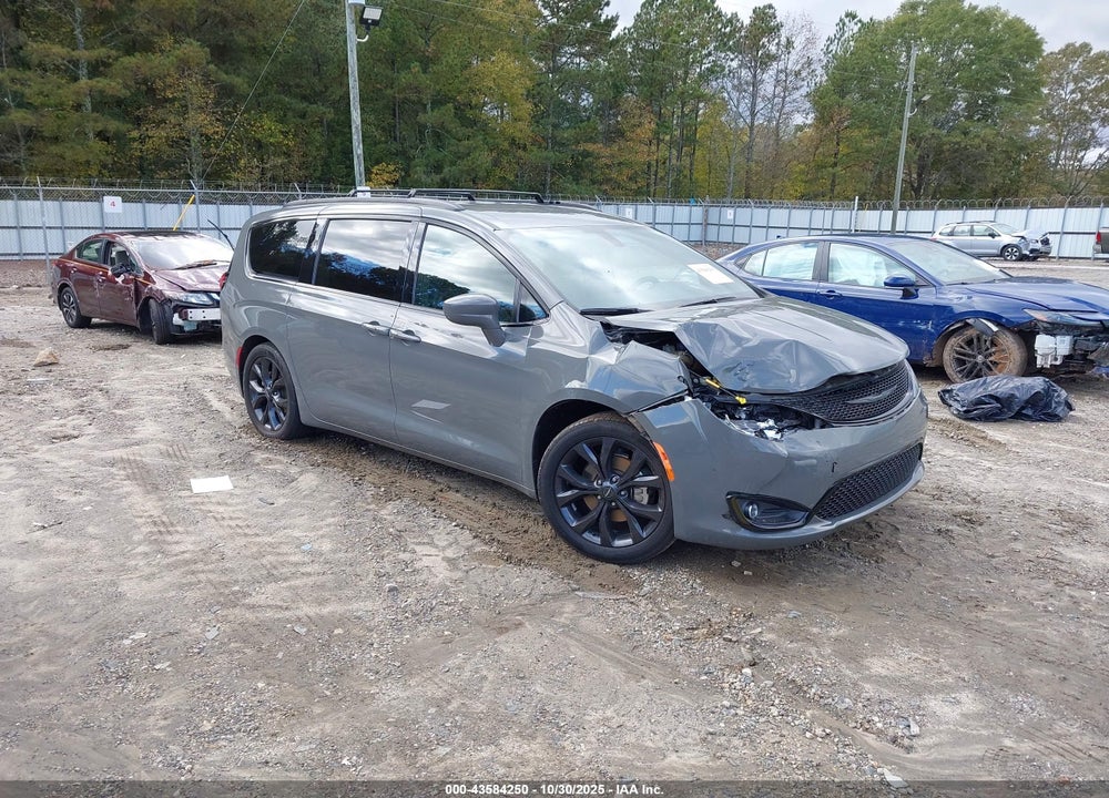 2020 CHRYSLER PACIFICA TOURING VIN: 2C4RC1FG0LR251832