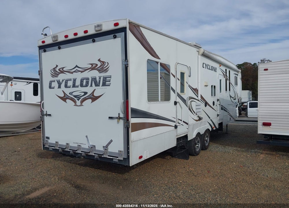2011 HEARTLAND 3010 CYCLO VIN: 5SFCG3627BE212285