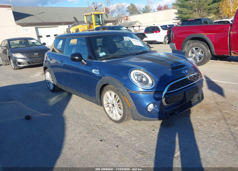 2015 MINI HARDTOP COOPER S VIN: WMWXP7C55F2A39173