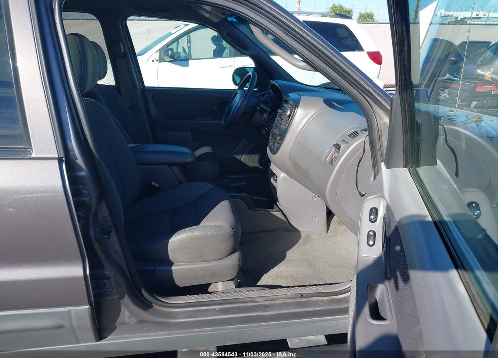 2002 FORD ESCAPE XLT VIN: 1FMYU04152KC58463