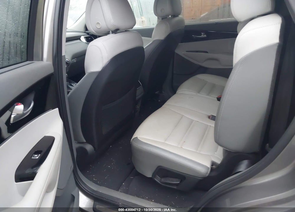2016 KIA SORENTO 3.3L SX VIN: 5XYPK4A54GG085682