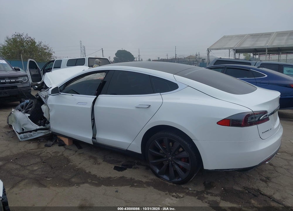 2013 TESLA MODEL S VIN: 5YJSA1CN8DFP06272