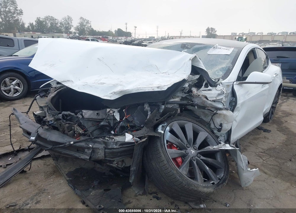 2013 TESLA MODEL S VIN: 5YJSA1CN8DFP06272