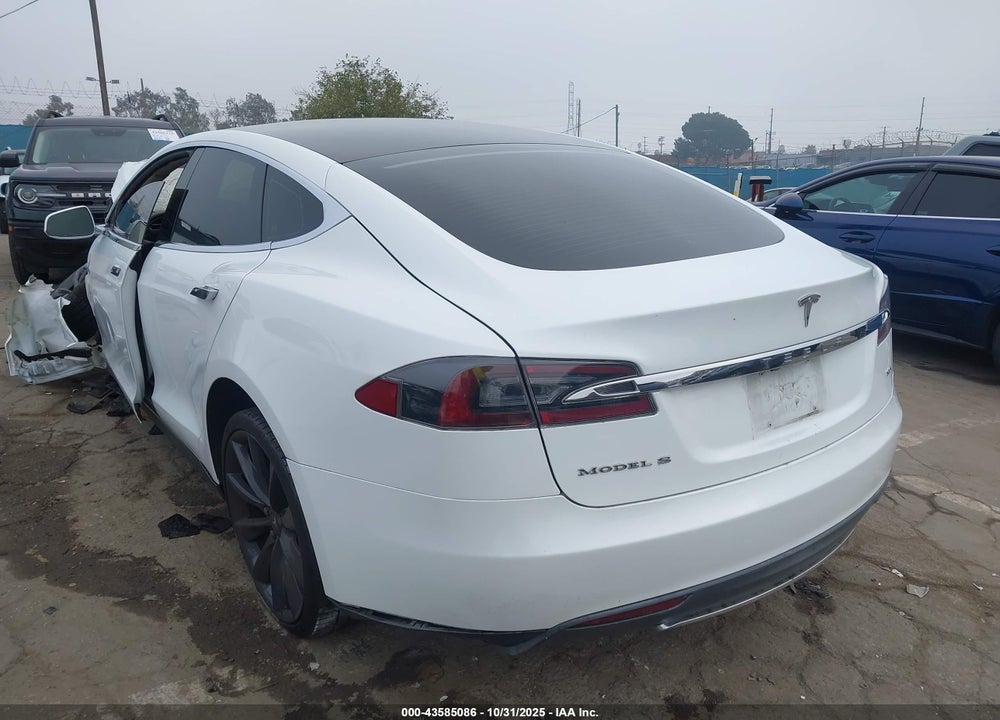 2013 TESLA MODEL S VIN: 5YJSA1CN8DFP06272