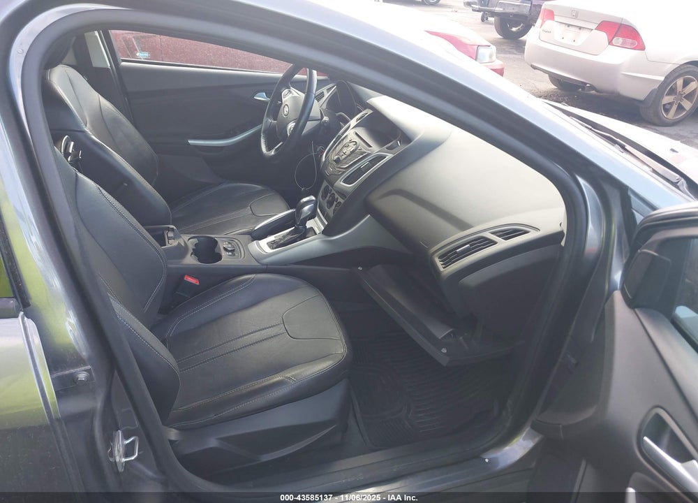 2014 FORD FOCUS VIN: 1FADP3K21EL175902