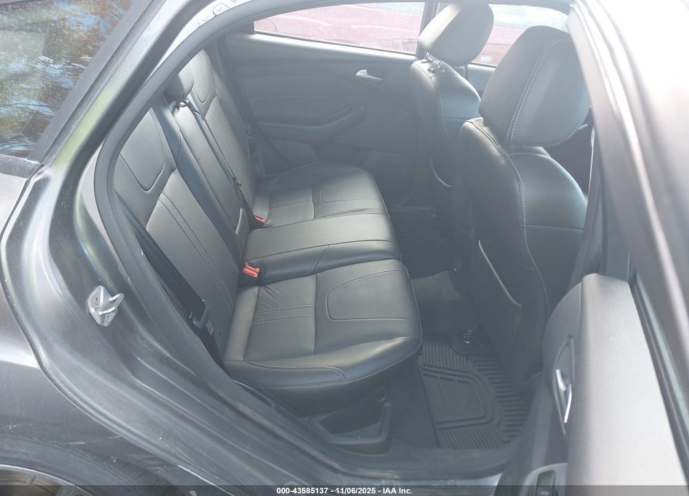 2014 FORD FOCUS VIN: 1FADP3K21EL175902