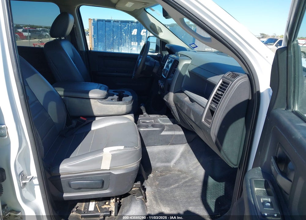 2018 RAM 2500 TRADESMAN 4X4 8' BOX VIN: 3C6UR5HJ6JG239753