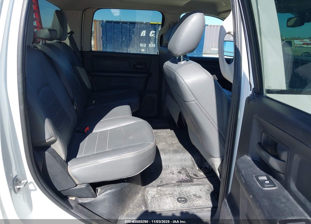 2018 RAM 2500 TRADESMAN 4X4 8' BOX VIN: 3C6UR5HJ6JG239753