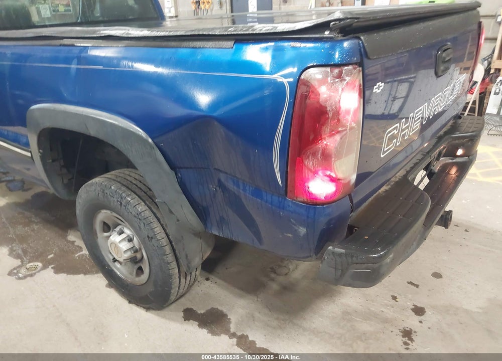 2003 CHEVROLET SILVERADO 2500HD WORK TRUCK VIN: 1GCHC24U53E373335