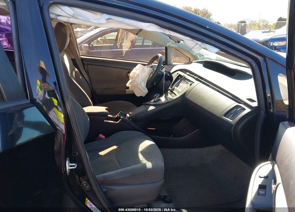 2013 TOYOTA PRIUS TWO VIN: JTDKN3DU4D5619167