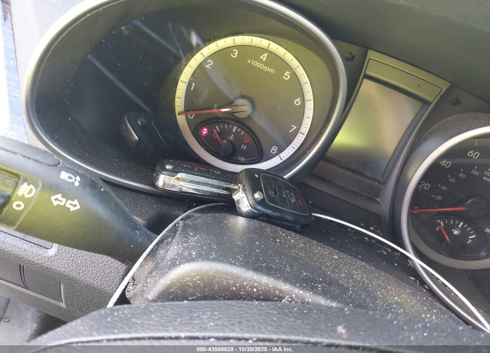 2013 HYUNDAI SANTA FE GLS VIN: KM8SNDHF4DU027559