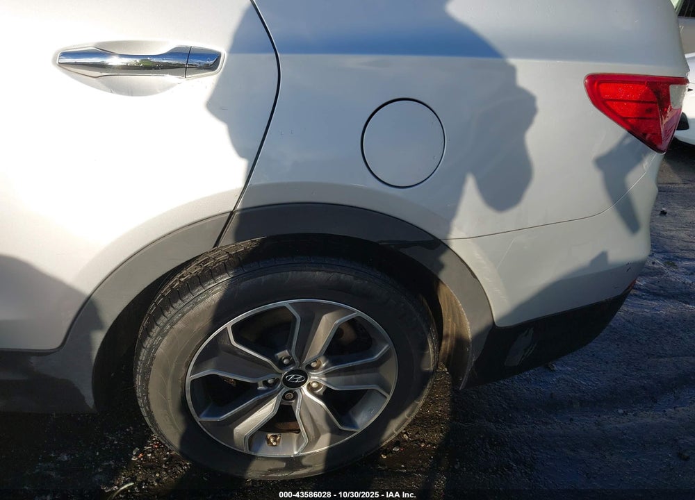 2013 HYUNDAI SANTA FE GLS VIN: KM8SNDHF4DU027559