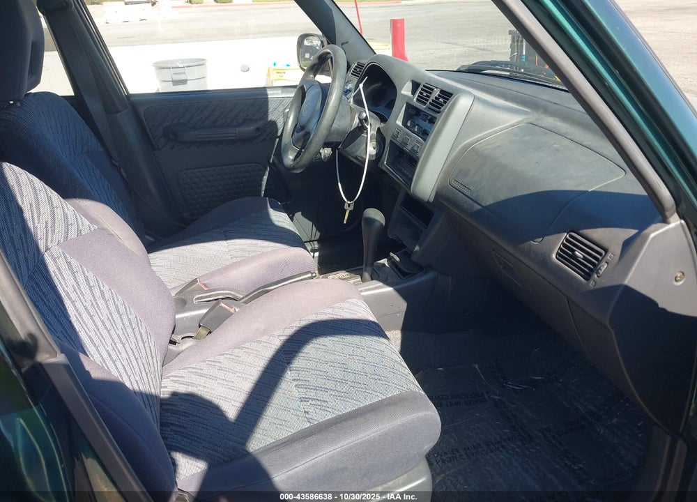 1998 TOYOTA RAV4 VIN: JT3GP10V0W7037985