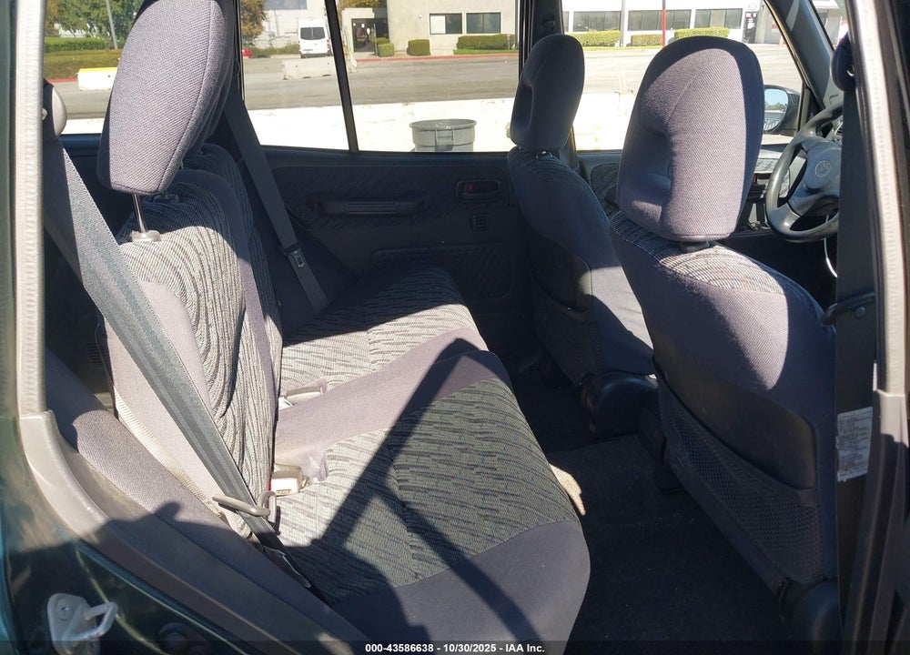 1998 TOYOTA RAV4 VIN: JT3GP10V0W7037985
