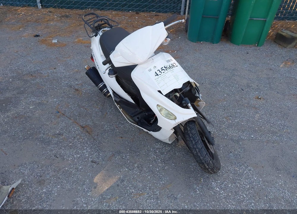 2021 SCOOTER OTHER VIN: L5YACBPZ4M1111445