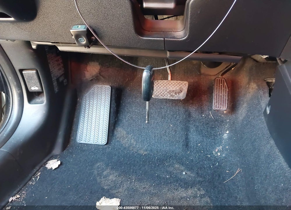 2011 HONDA FIT VIN: JHMGE8H64BC002499