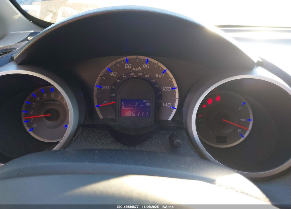 2011 HONDA FIT VIN: JHMGE8H64BC002499