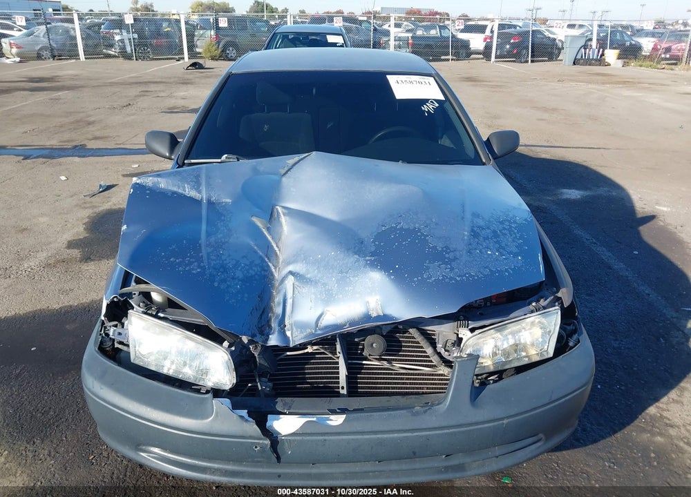 2000 TOYOTA CAMRY LE VIN: JT2BG22K3Y0498519