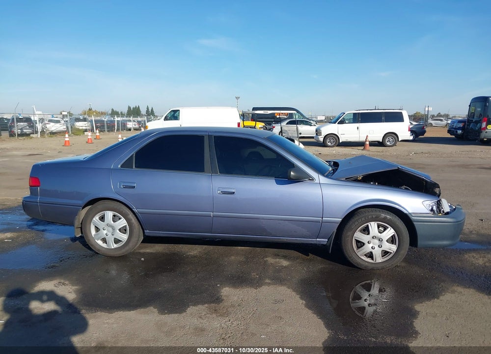 2000 TOYOTA CAMRY LE VIN: JT2BG22K3Y0498519