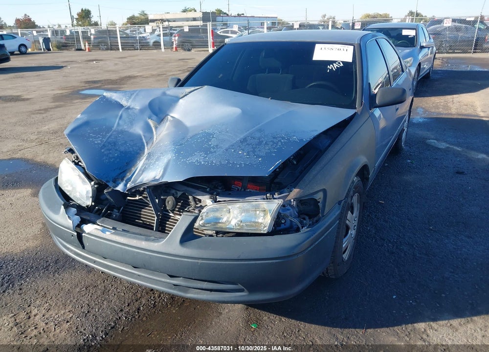 2000 TOYOTA CAMRY LE VIN: JT2BG22K3Y0498519