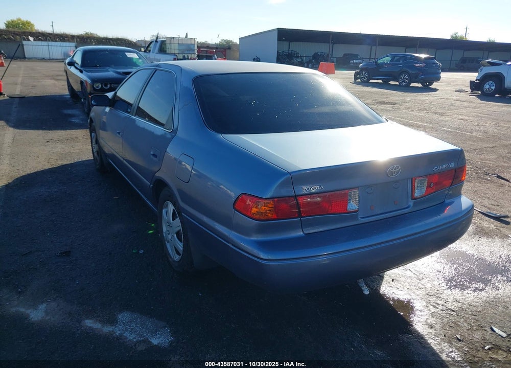 2000 TOYOTA CAMRY LE VIN: JT2BG22K3Y0498519