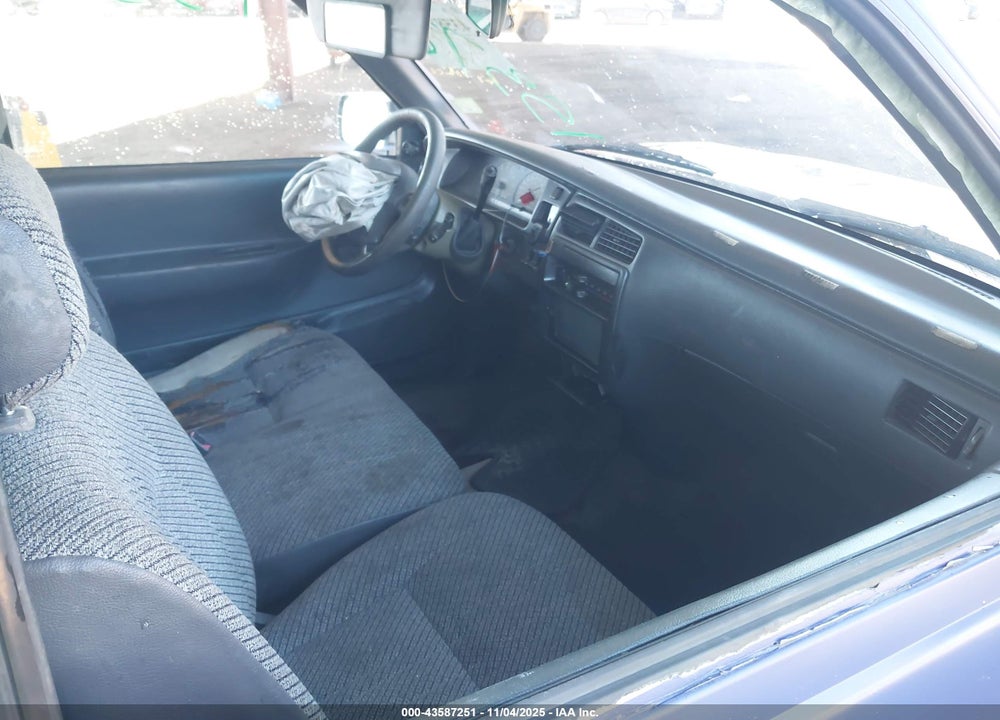 1995 TOYOTA T100 XTRACAB DX VIN: JT4VD12E4S0014723