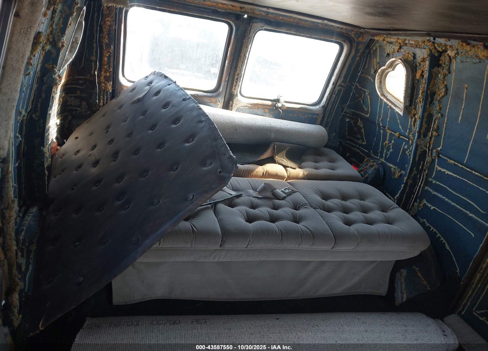 1976 CHEVROLET VAN VIN: CGV156U210688