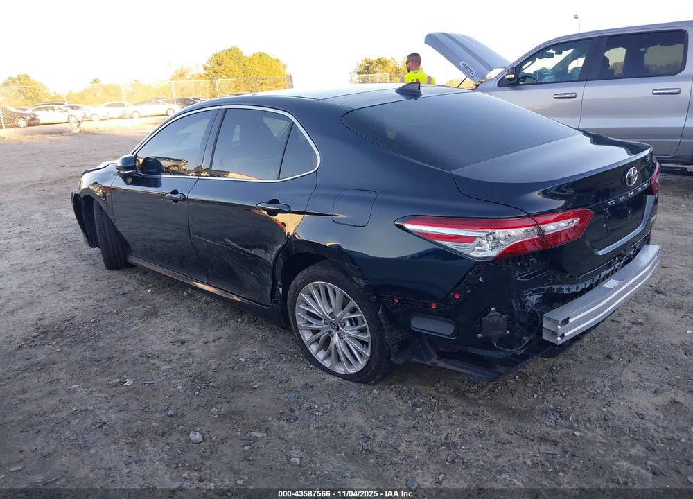 2020 TOYOTA CAMRY XLE VIN: 4T1F11AK6LU859115