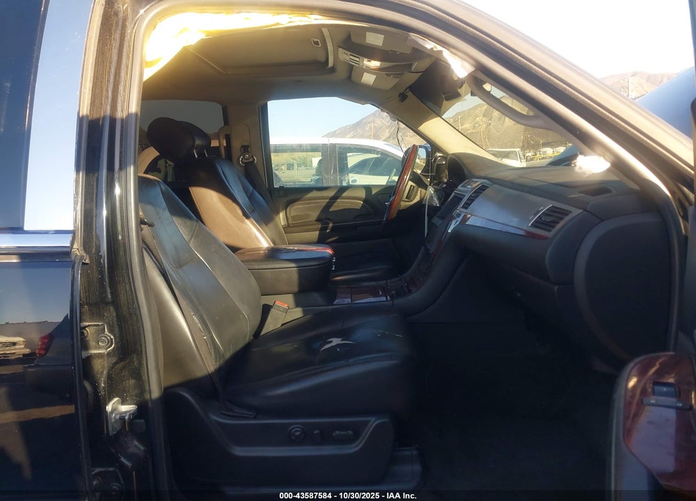 2007 CADILLAC ESCALADE STANDARD VIN: 1GYEC63847R283200