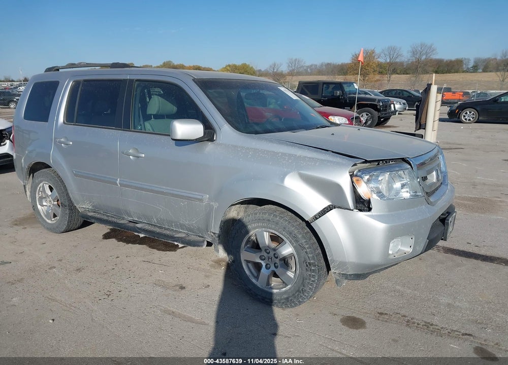 2010 HONDA PILOT EX VIN: 5FNYF4H40AB040260