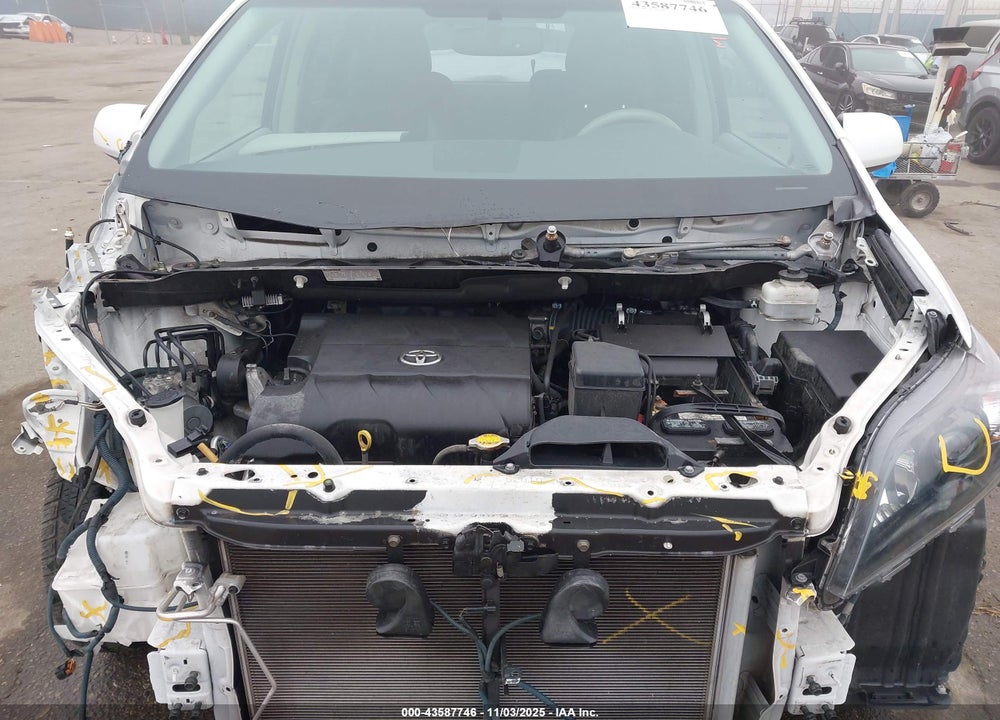 2014 TOYOTA SIENNA SE 8 PASSENGER VIN: 5TDXK3DCXES432890