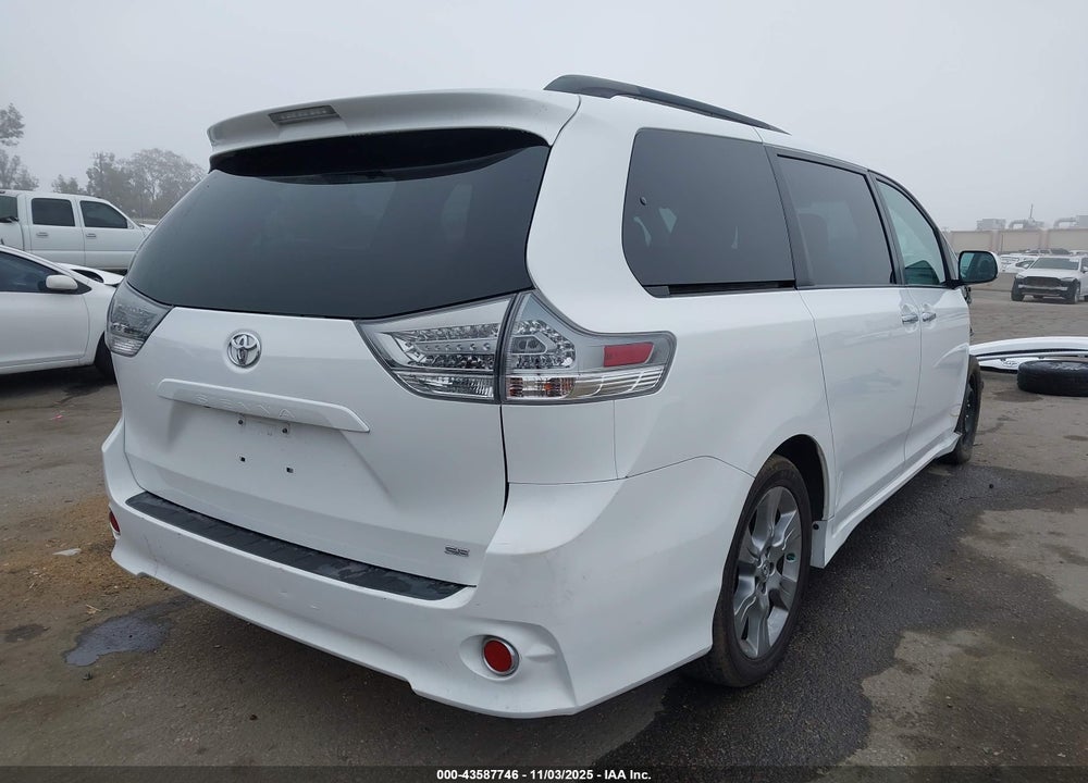 2014 TOYOTA SIENNA SE 8 PASSENGER VIN: 5TDXK3DCXES432890