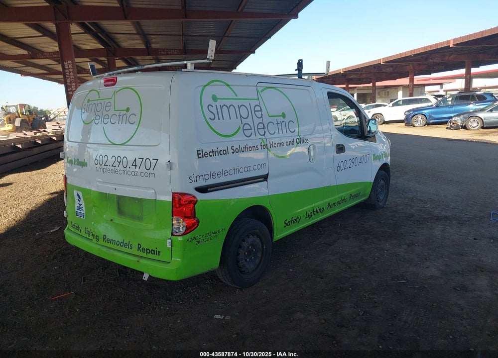 2015 NISSAN NV200 SV VIN: 3N6CM0KN1FK704250