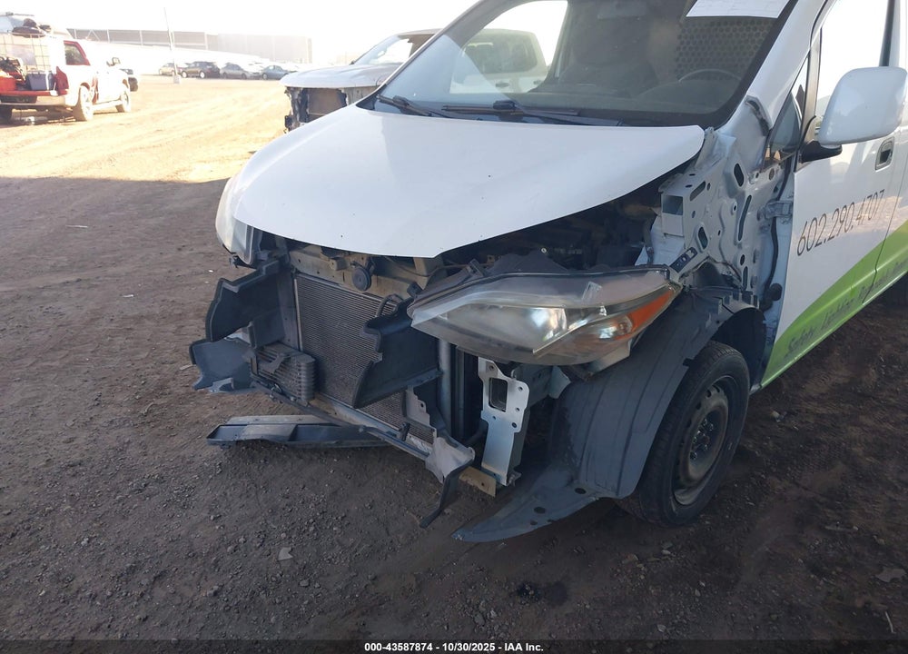 2015 NISSAN NV200 SV VIN: 3N6CM0KN1FK704250