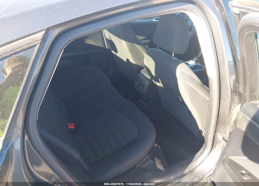 2020 FORD FUSION SE VIN: 3FA6P0HD2LR147623