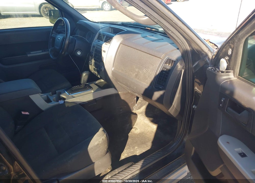 2010 FORD ESCAPE VIN: 1FMCU0DG0AKA30318