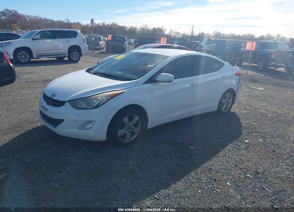 2013 HYUNDAI ELANTRA VIN: 5NPDH4AE6DH272623
