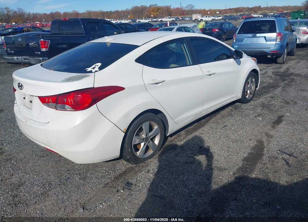 2013 HYUNDAI ELANTRA VIN: 5NPDH4AE6DH272623