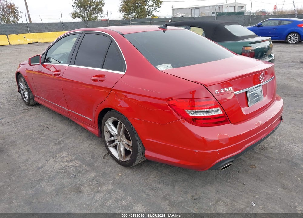 2013 MERCEDES-BENZ C 250 VIN: WDDGF4HB3DR254481