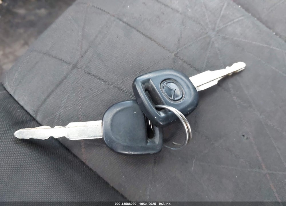 2011 MAZDA 2 SPORT VIN: JM1DE1HZ5B0106068