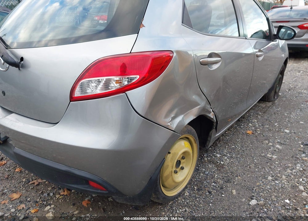 2011 MAZDA 2 SPORT VIN: JM1DE1HZ5B0106068