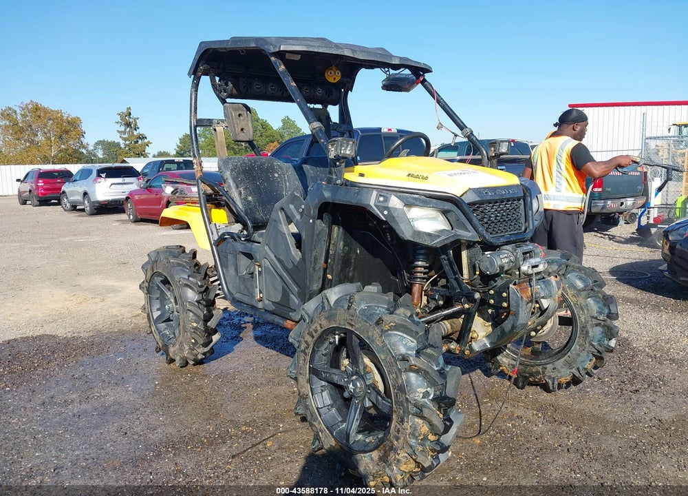 2015 HONDA SXS500 M VIN: 1HFVE0305F4003177