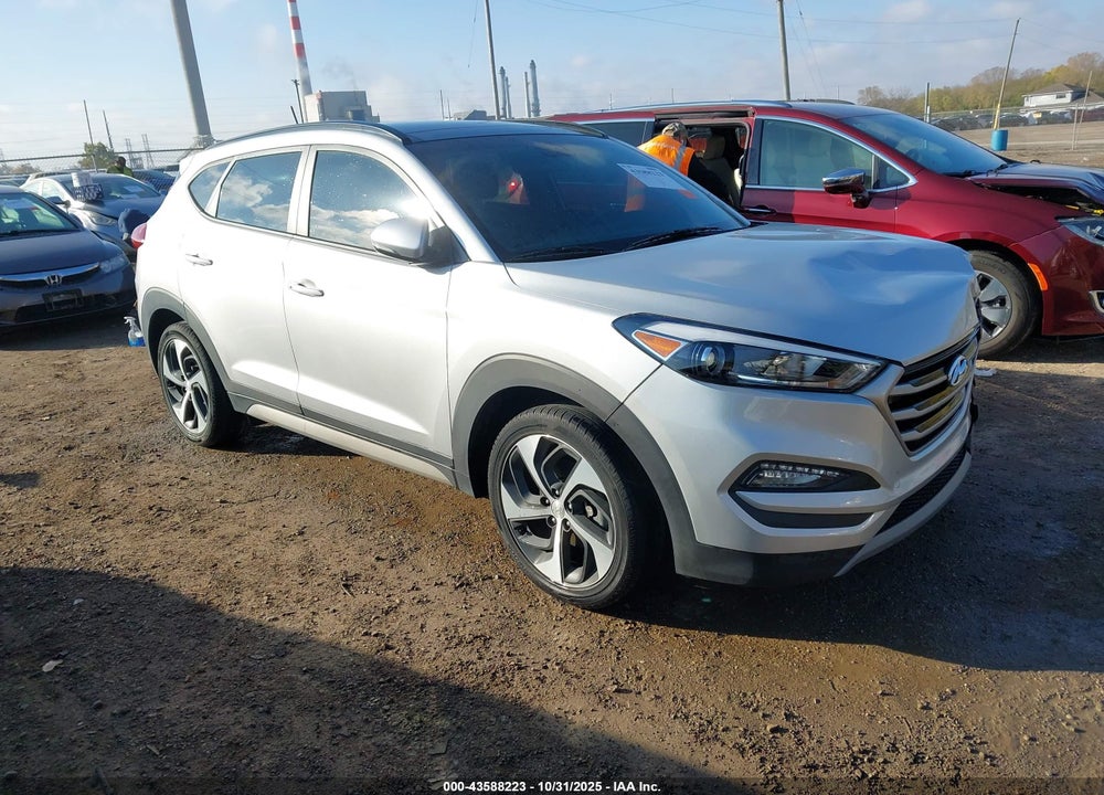 2017 HYUNDAI TUCSON VALUE VIN: KM8J33A2XHU558399