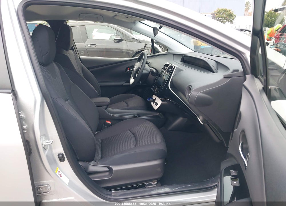 2018 TOYOTA PRIUS TWO VIN: JTDKBRFU3J3062686