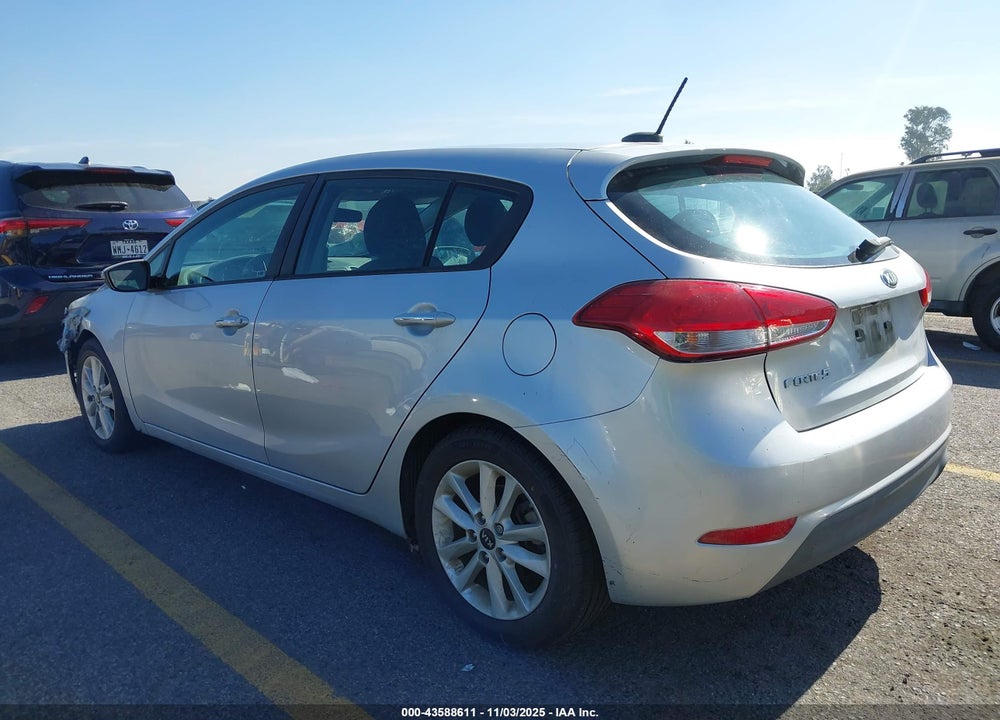 2017 KIA FORTE VIN: KNAFK5A85H5676509