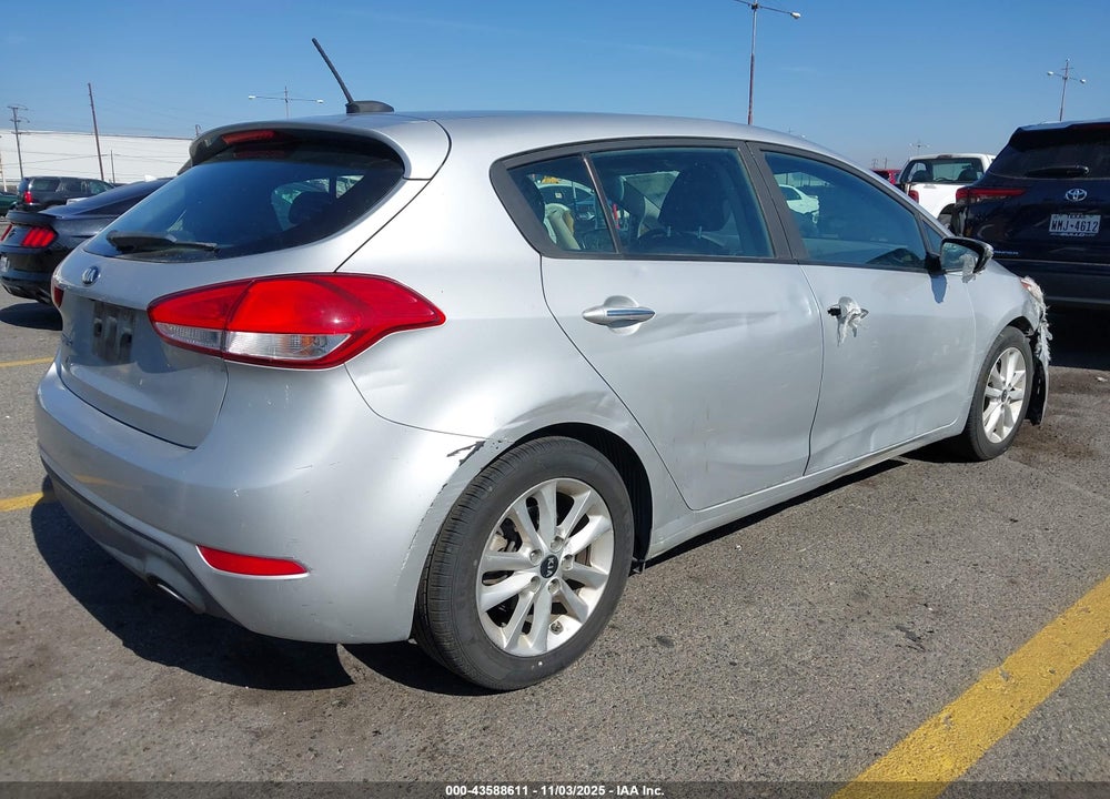 2017 KIA FORTE VIN: KNAFK5A85H5676509