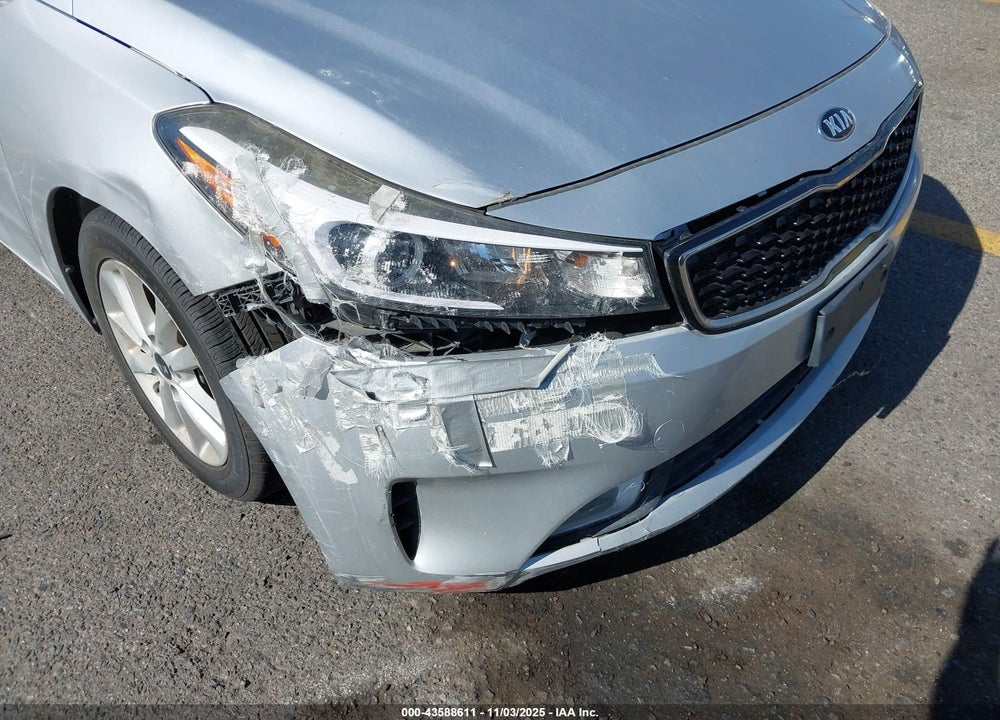 2017 KIA FORTE VIN: KNAFK5A85H5676509